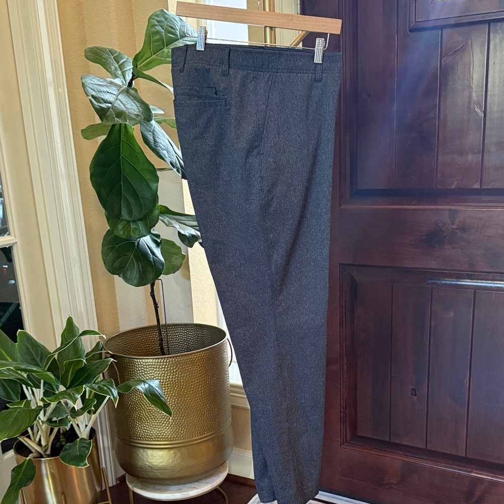 Under Armour Golf Charcoal Pants Size 40